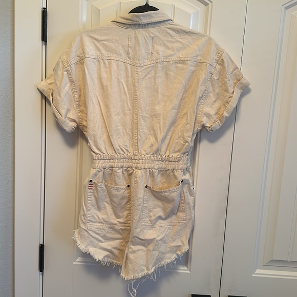 BDG Urban Outfitters Beige Button-Up Romper Medium - Picture 4 of 9